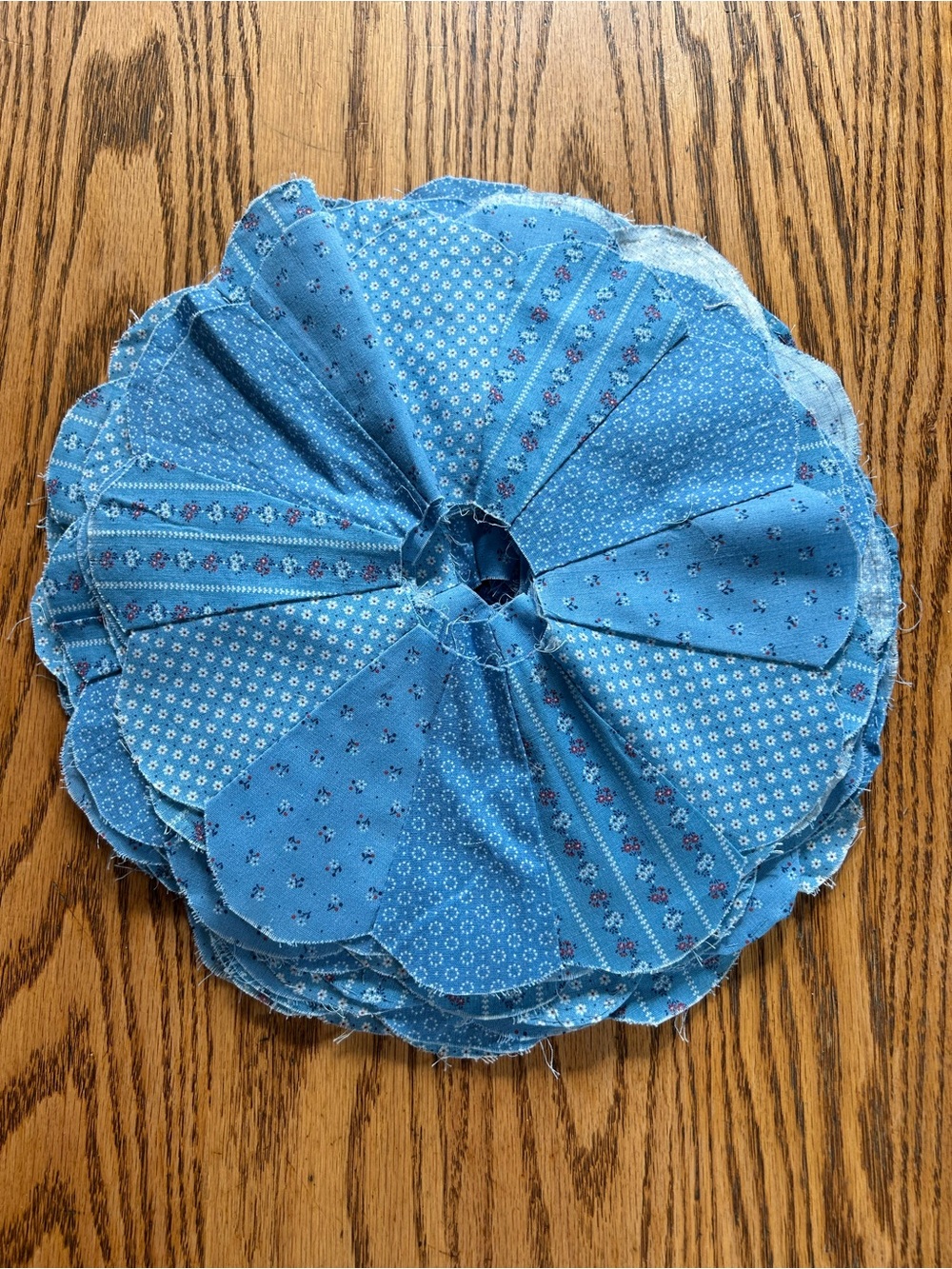 Blue Floral Patchwork Circle quilted rounds set of 22